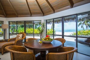 Vila Premium, 3 kamar tidur, menghadap pantai | Seprai premium, brankas, meja kerja, dan setrika/meja setrika