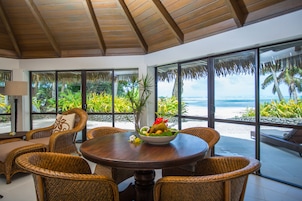 Villa Premium, 3 habitaciones, frente a la playa | Ropa de cama de alta calidad, caja fuerte, escritorio