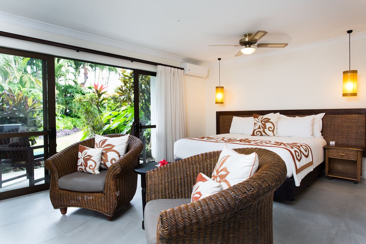 standard studio | premium bedding, in-room safe, desk, iron/ironing board