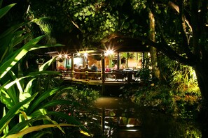 Frühstück, Mittagessen, Abendessen, Blick auf den Strand 