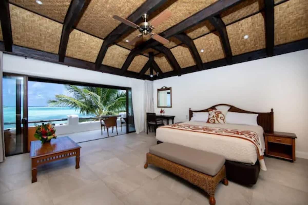 Premium Beachfront Suite | 고급 침구, 객실 내 금고, 책상, 다리미/다리미판