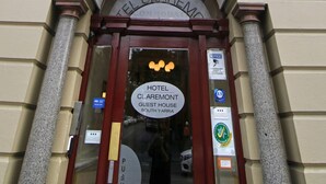 Front of property - Hotel Claremont Guest House (South Yarra)