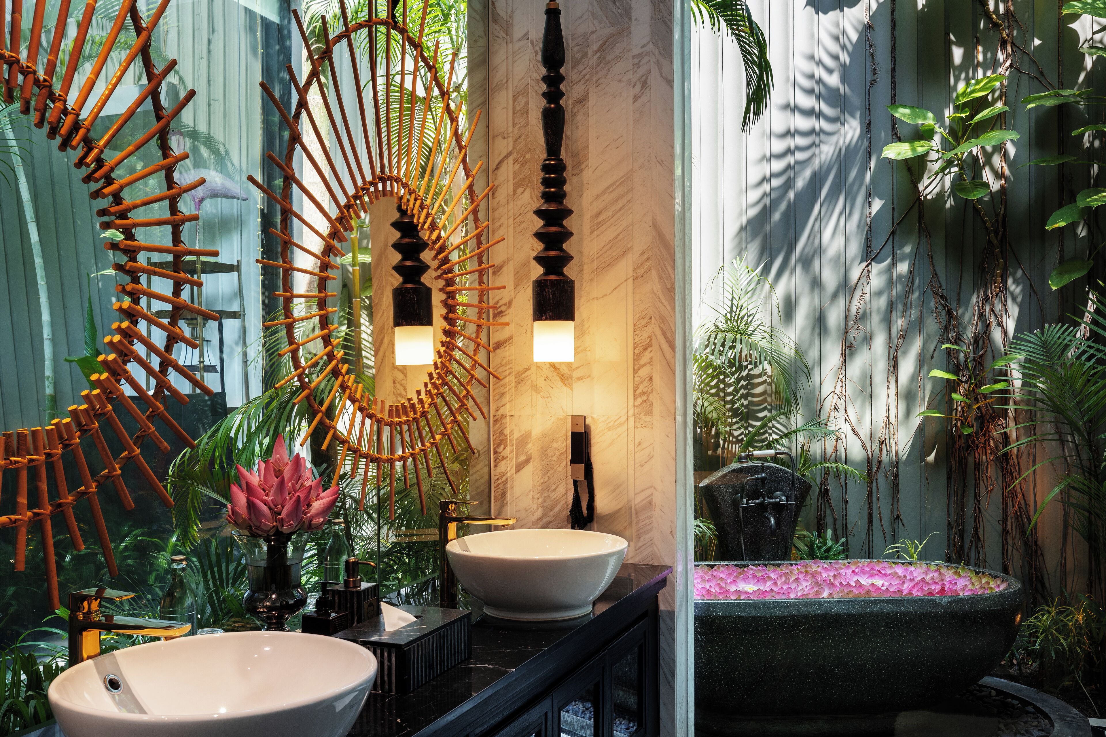 separate bathtub and shower, rainfall showerhead, free toiletries