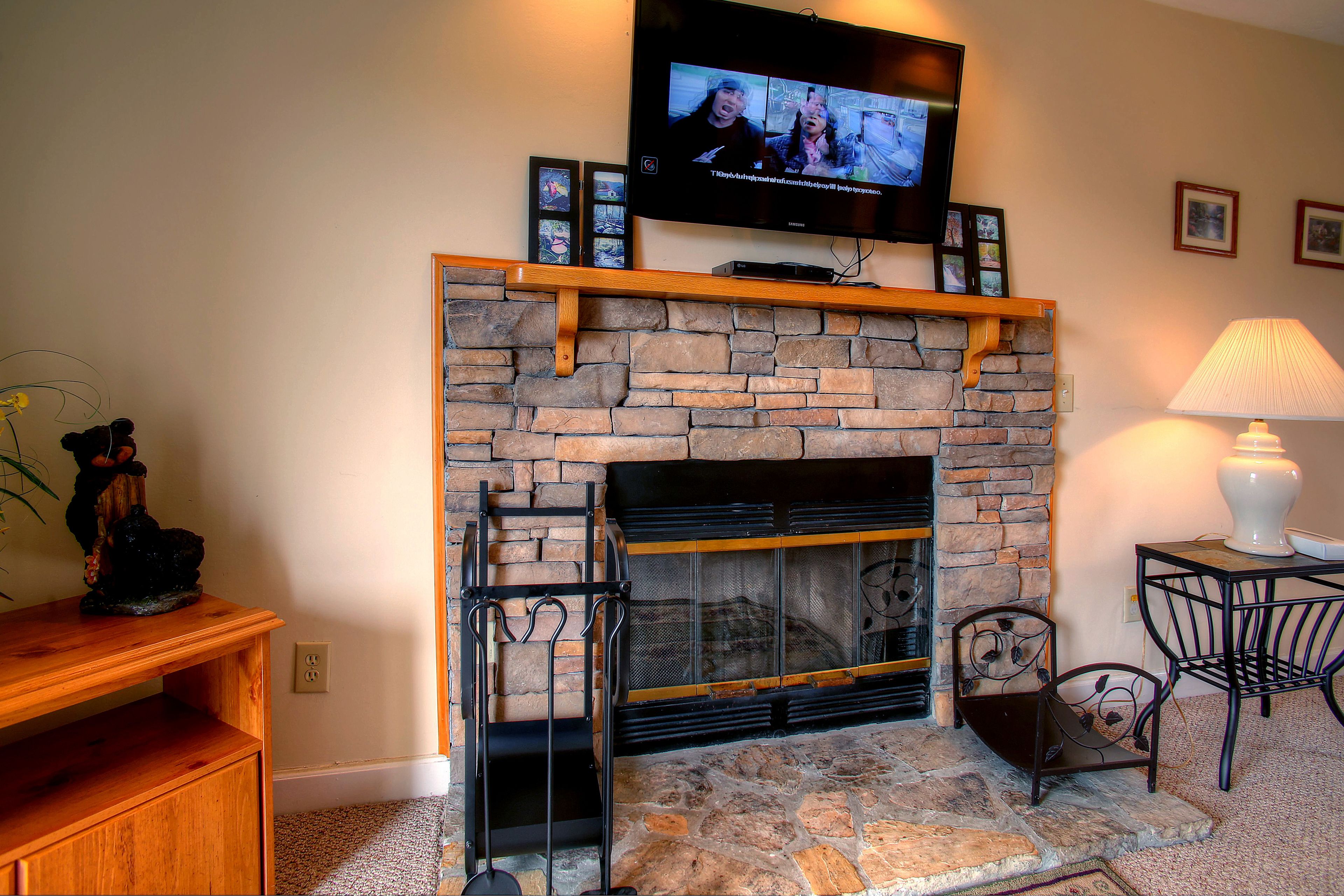 1 Bedroom Condo | Wohnzimmer