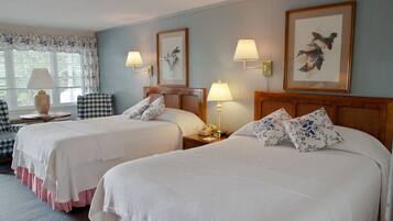 Premium bedding, desk, iron/ironing board, free WiFi