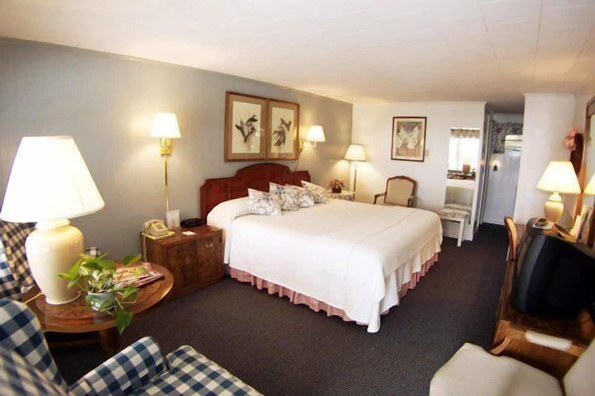 Family Suite, Berbilang Katil | Peralatan tempat tidur premium, meja, seterika/papan seterika