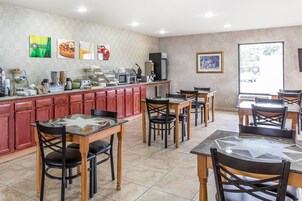 Desayuno bufé gratuito