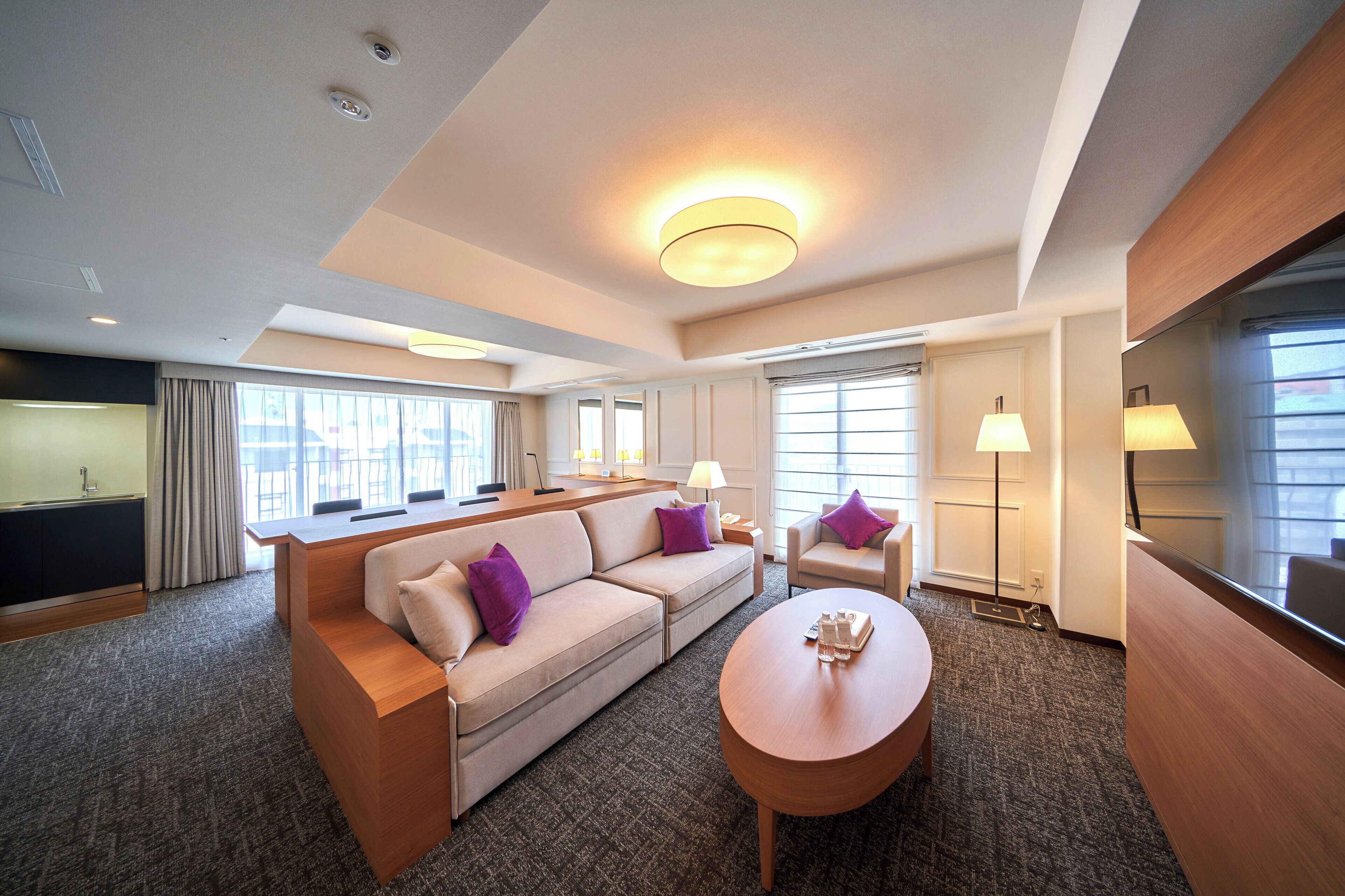 premium bedding, down duvets, in-room safe, desk