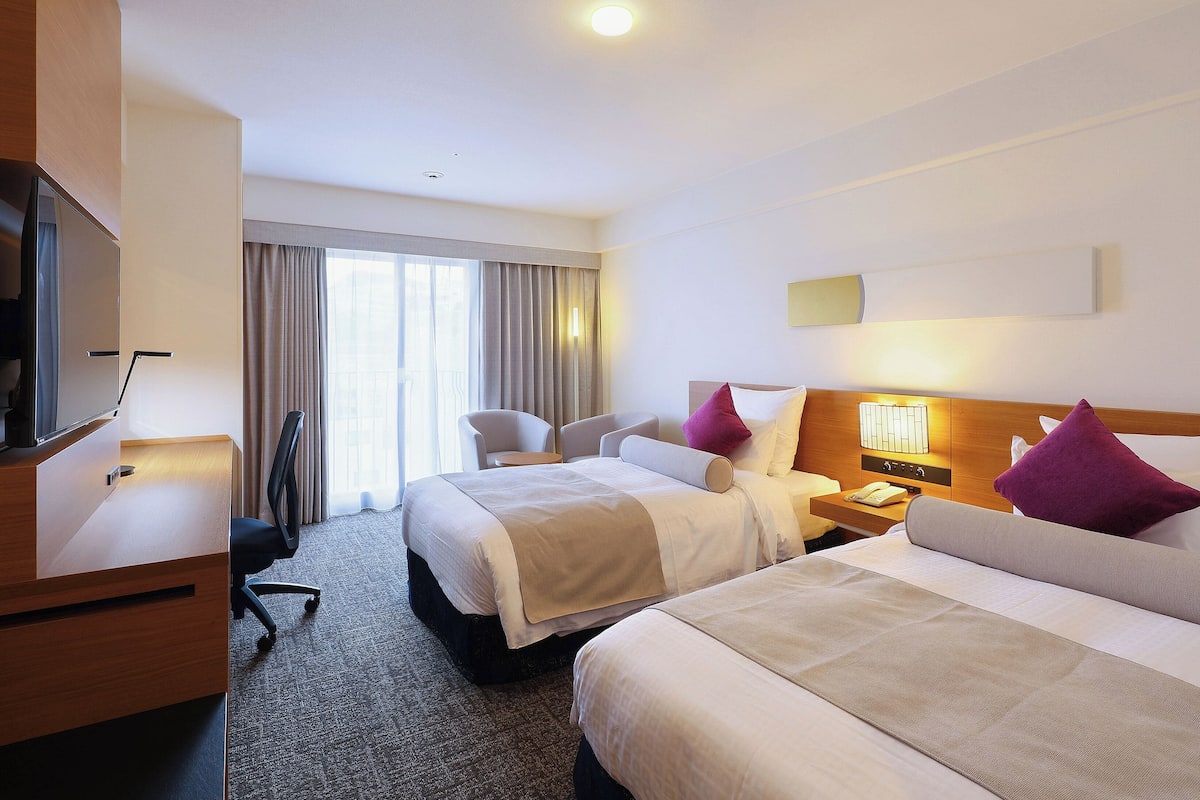 Premium kamer, 2 eenpersoonsbedden (High Floor) | Luxe beddengoed, donzen dekbedden, een kluis op de kamer, een bureau