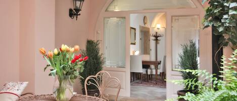 Studio | Terrace/patio