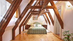 Apartment, 2 Bedrooms | Minibar, in-room safe, desk, blackout drapes - Hotel Residence Retezova (PRAHA)