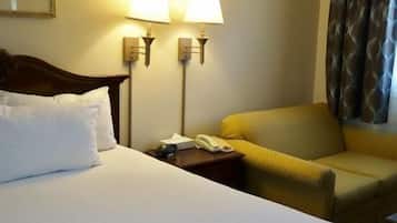 Zimmer, 1 Queen-Bett, Nichtraucher | Bügeleisen/Bügelbrett, kostenlose Babybetten, Zustellbetten