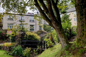 Standard Plus Double Room with View | Työpöytä, kannettavalle tietokoneelle sopiva työtila
