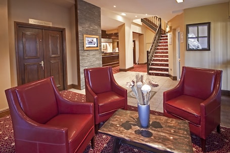 Lobby sitting area. The Old Mill Hotel