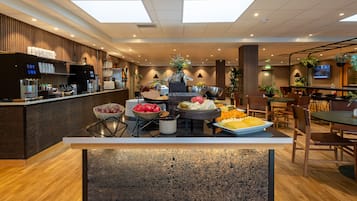 Free daily buffet breakfast