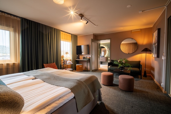 Suite estudio | Caja fuerte, escritorio, espacio para trabajar con un portátil