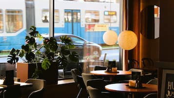 Servizio di colazione e cena