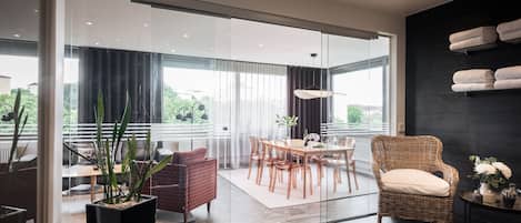 Suite | Bureau, espace de travail pour ordinateur portable