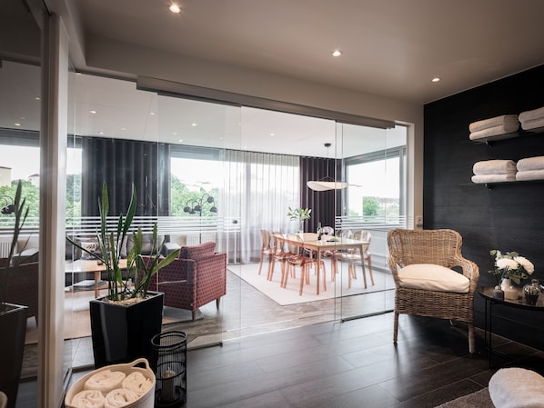 Suite | Desk, laptop workspace, iron/ironing board, free WiFi - Spar Hotel Majorna (Gothenburg)