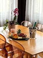 Suite | Desk, laptop workspace, iron/ironing board, free WiFi