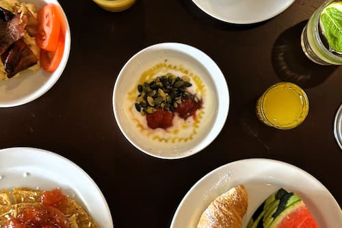 Tägliches inbegriffenes Frühstücksbuffet