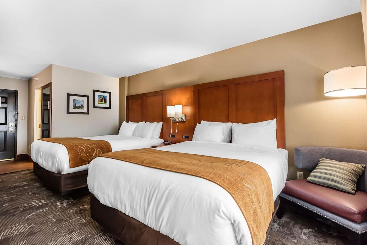 In-room safe, desk, laptop workspace, soundproofing