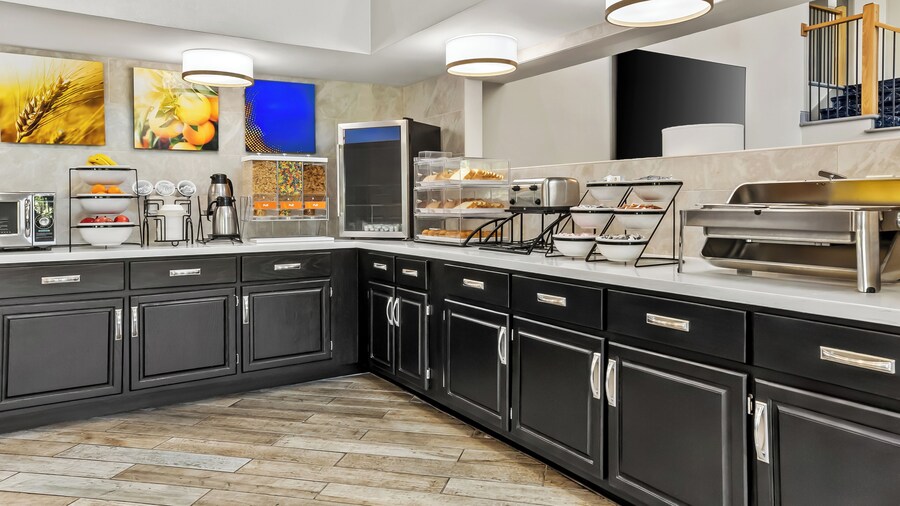 Comfort Inn & Suites Nashville Near Tanger Outlets I-24 Antioch