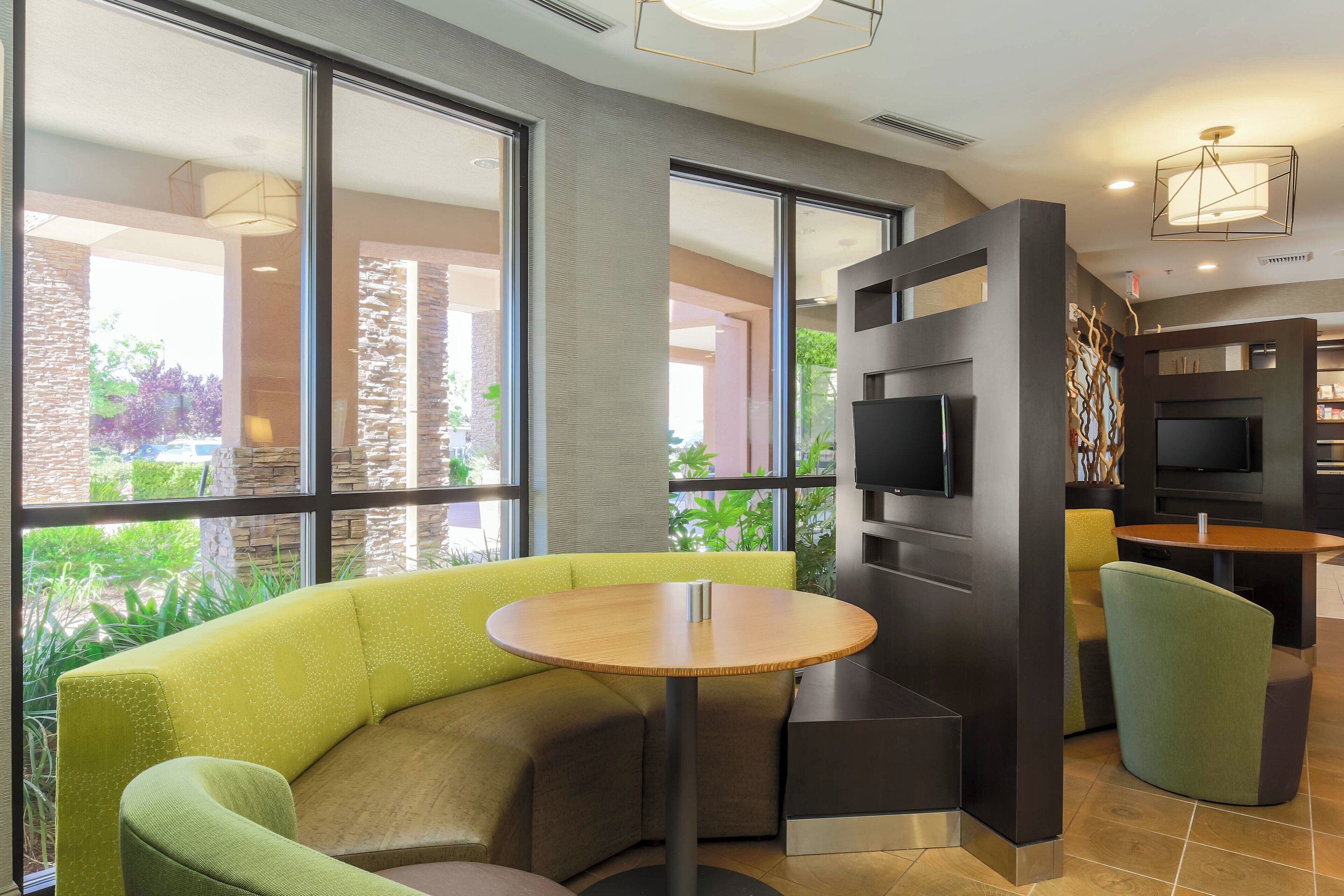 Photo - Courtyard by Marriott Roseville Galleria Mall/Creekside Ridge Drive