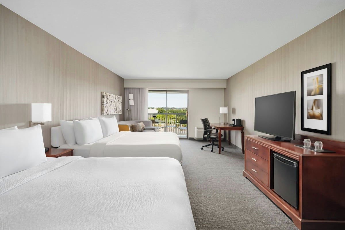 Studio, Multiple Beds, Balcony (High Floor) | Hypo-allergenic bedding, memory-foam beds, desk, laptop workspace