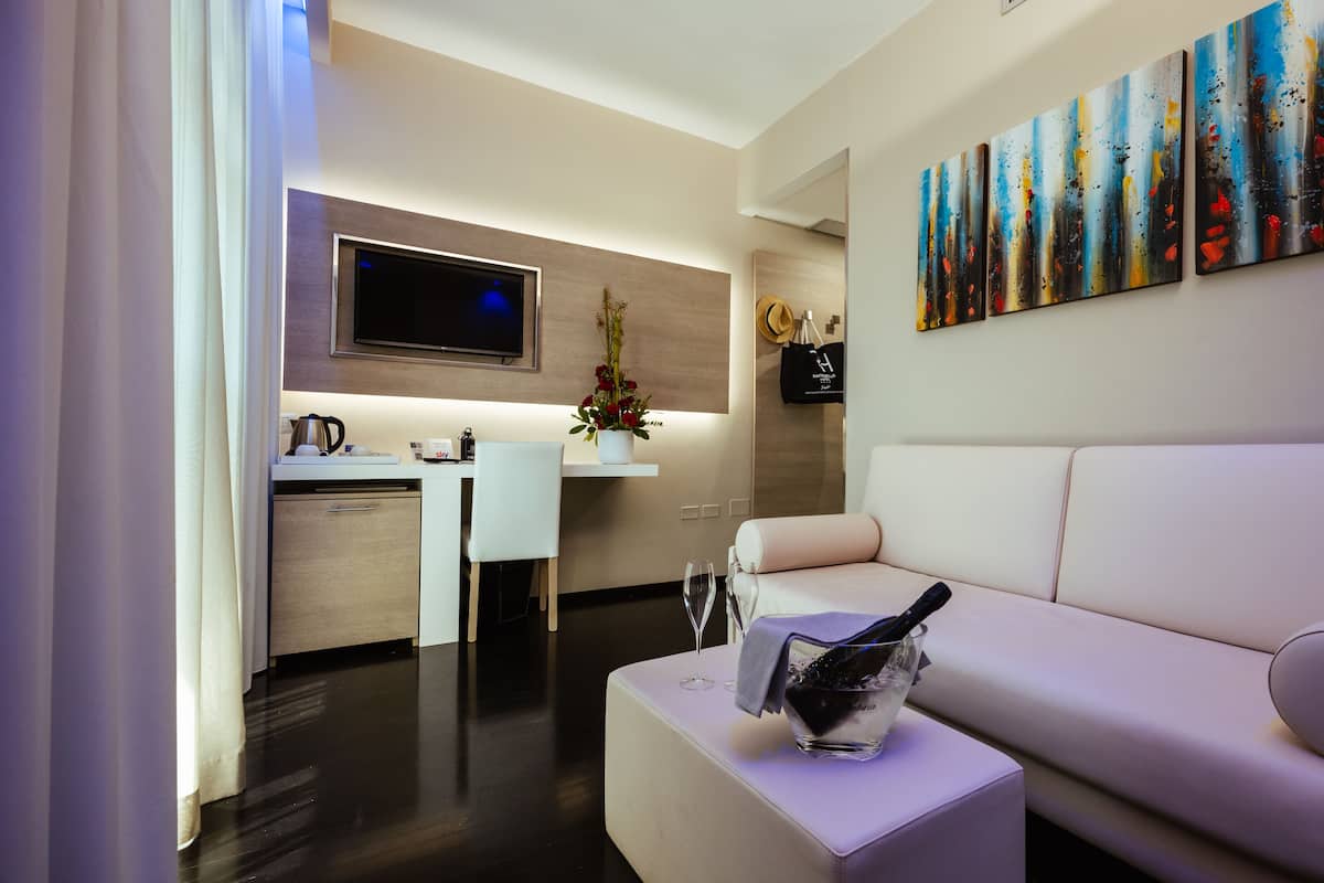 junior suite | premium bedding, minibar, in-room safe, desk