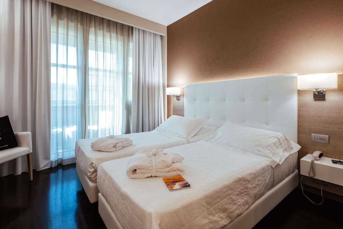 classic double room | premium bedding, minibar, in-room safe, desk