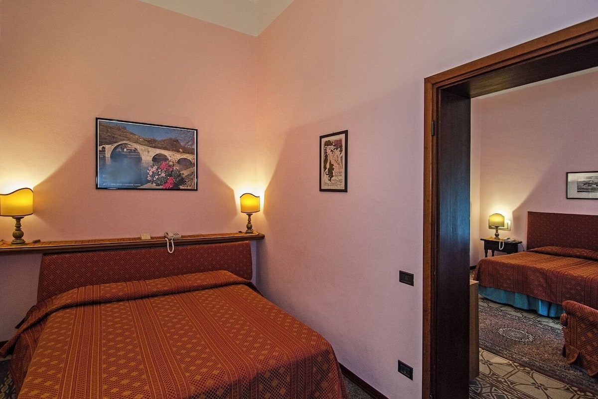 Suite | Minibar, in-room safe, desk, soundproofing