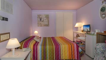 Camera familiare, 2 camere da letto | Minibar, una cassaforte in camera, una scrivania, insonorizzazione