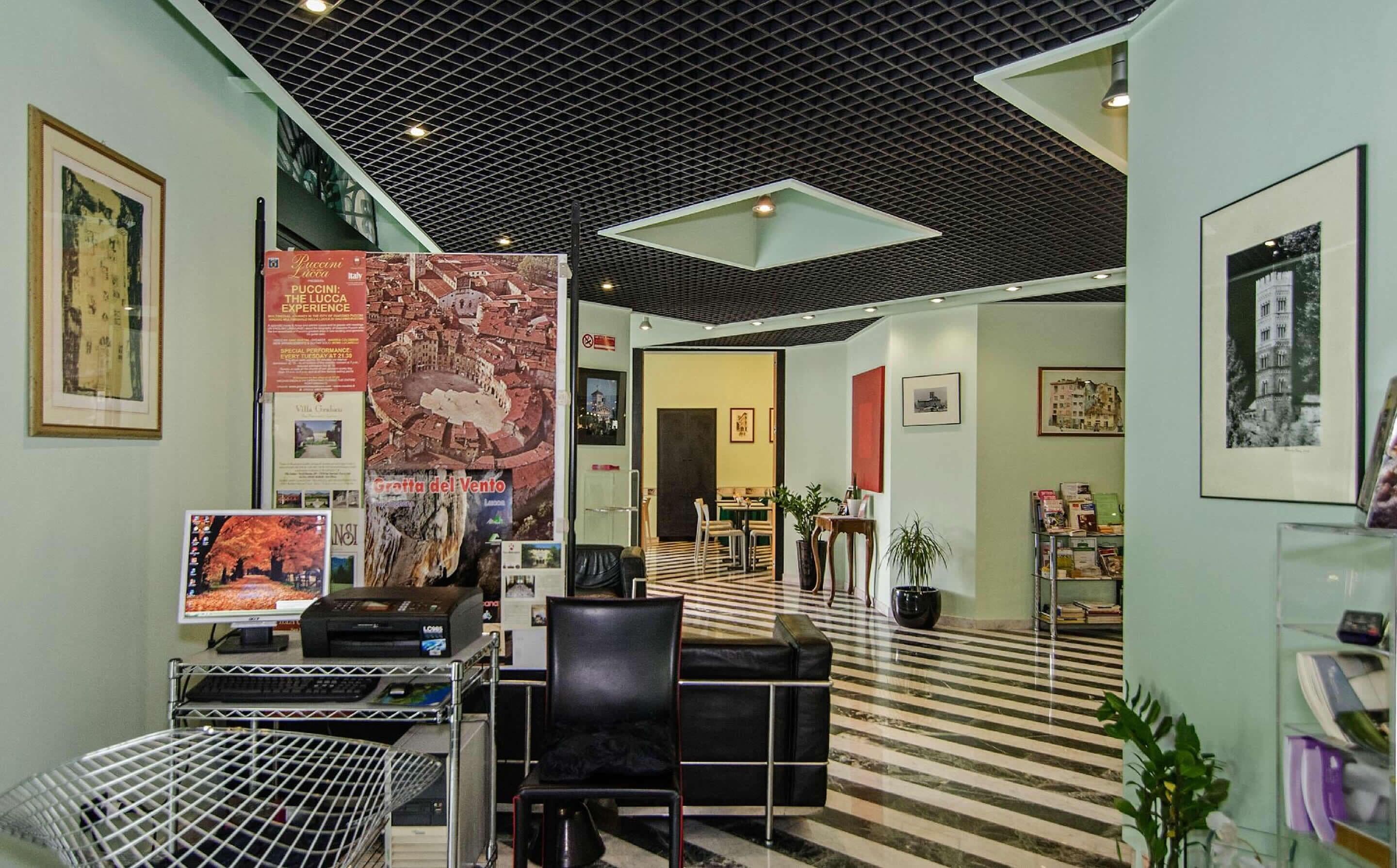 Área de estar no saguão