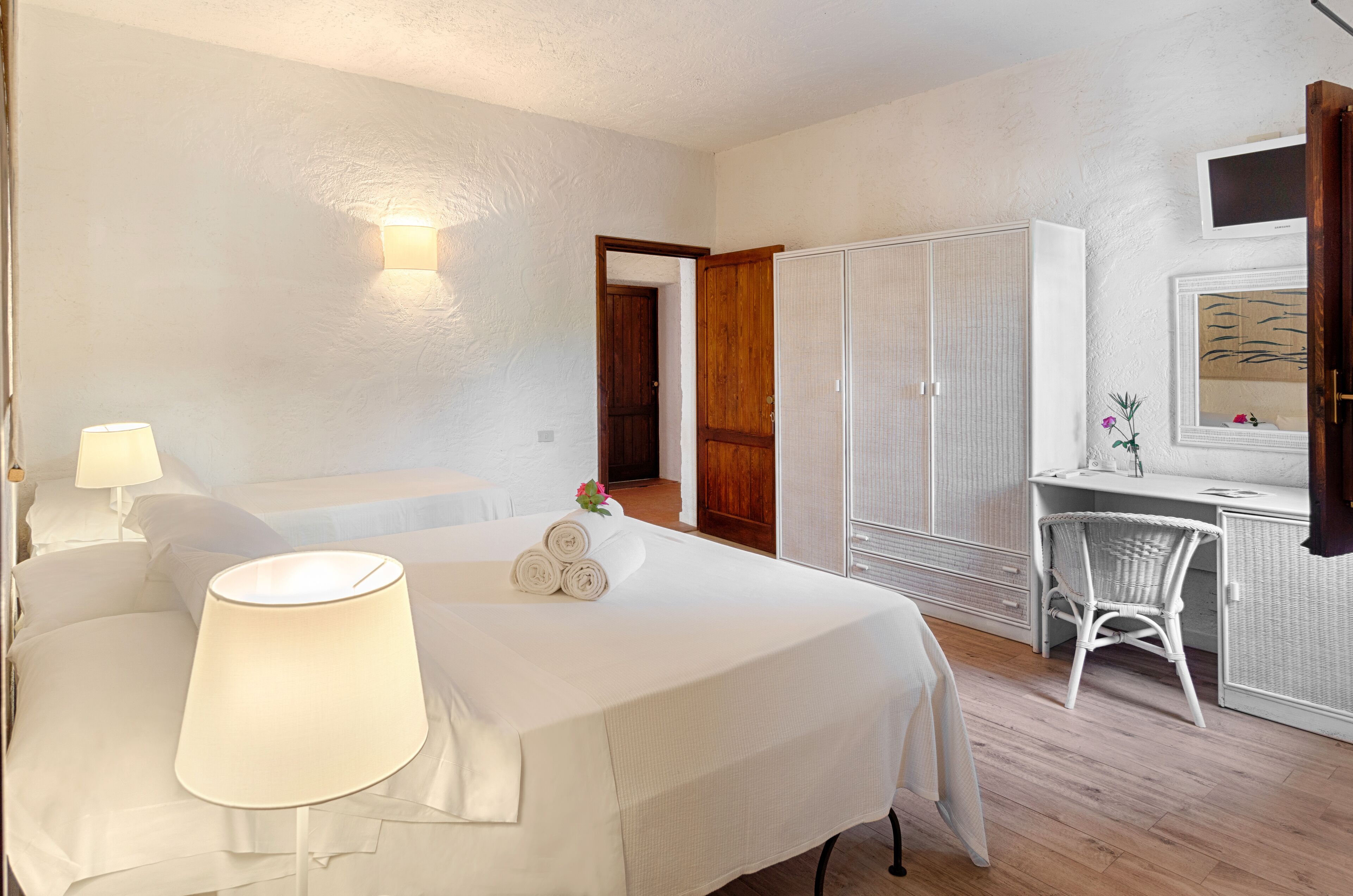 classic triple room | minibar, in-room safe, desk, free wifi