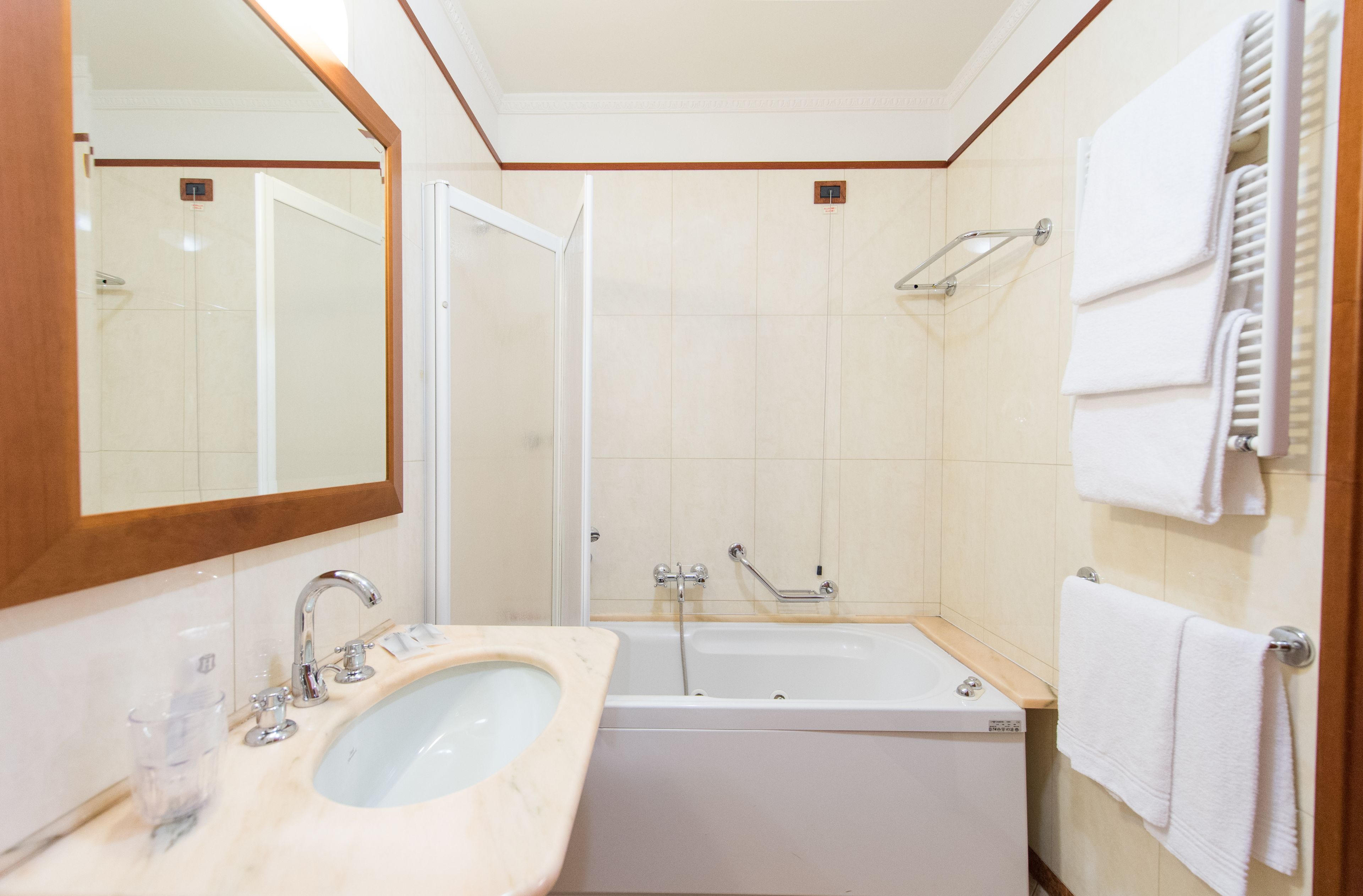 shower, rainfall showerhead, free toiletries, hair dryer