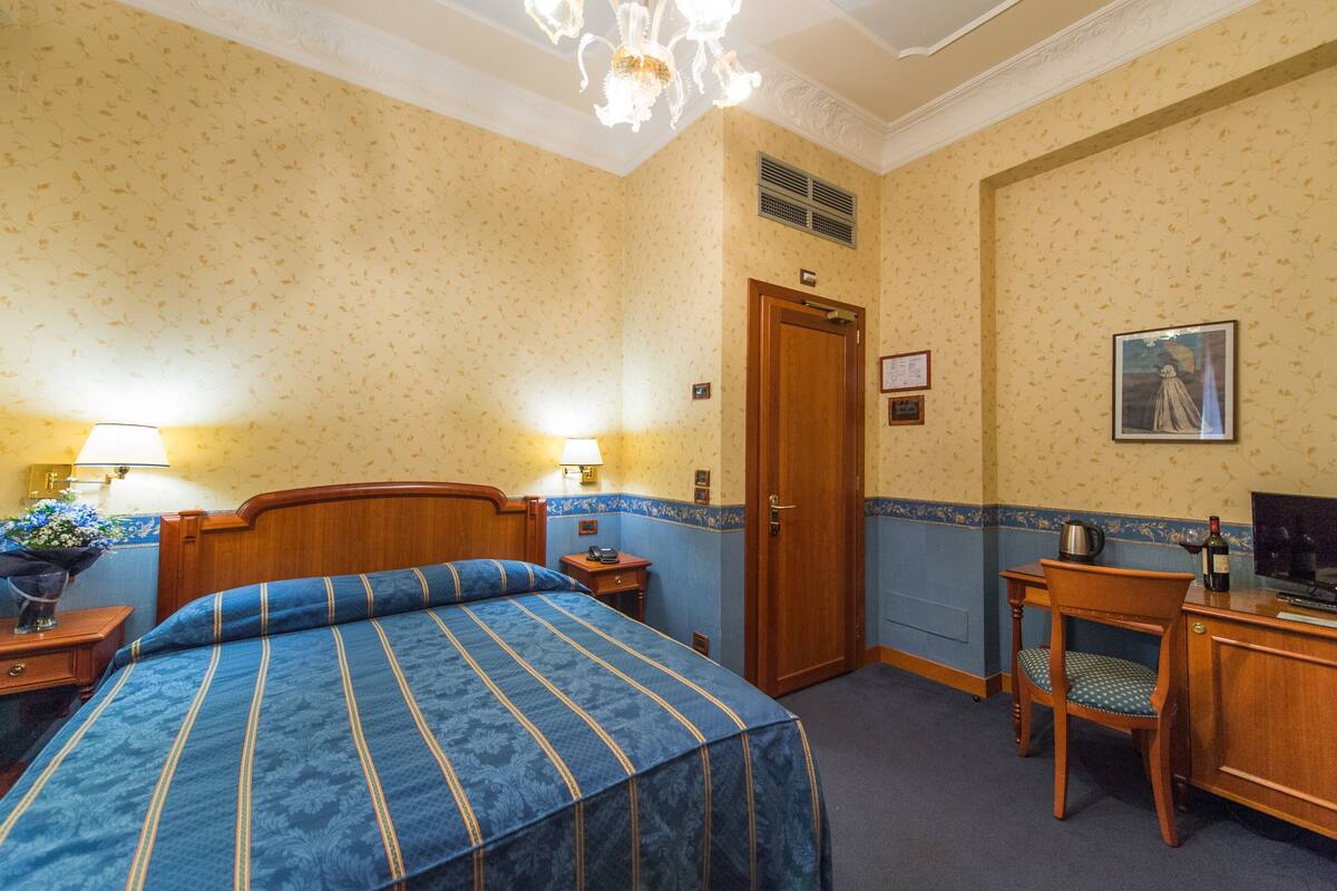 Couette en duvet d'oie, minibar, coffres-forts dans les chambres, bureau