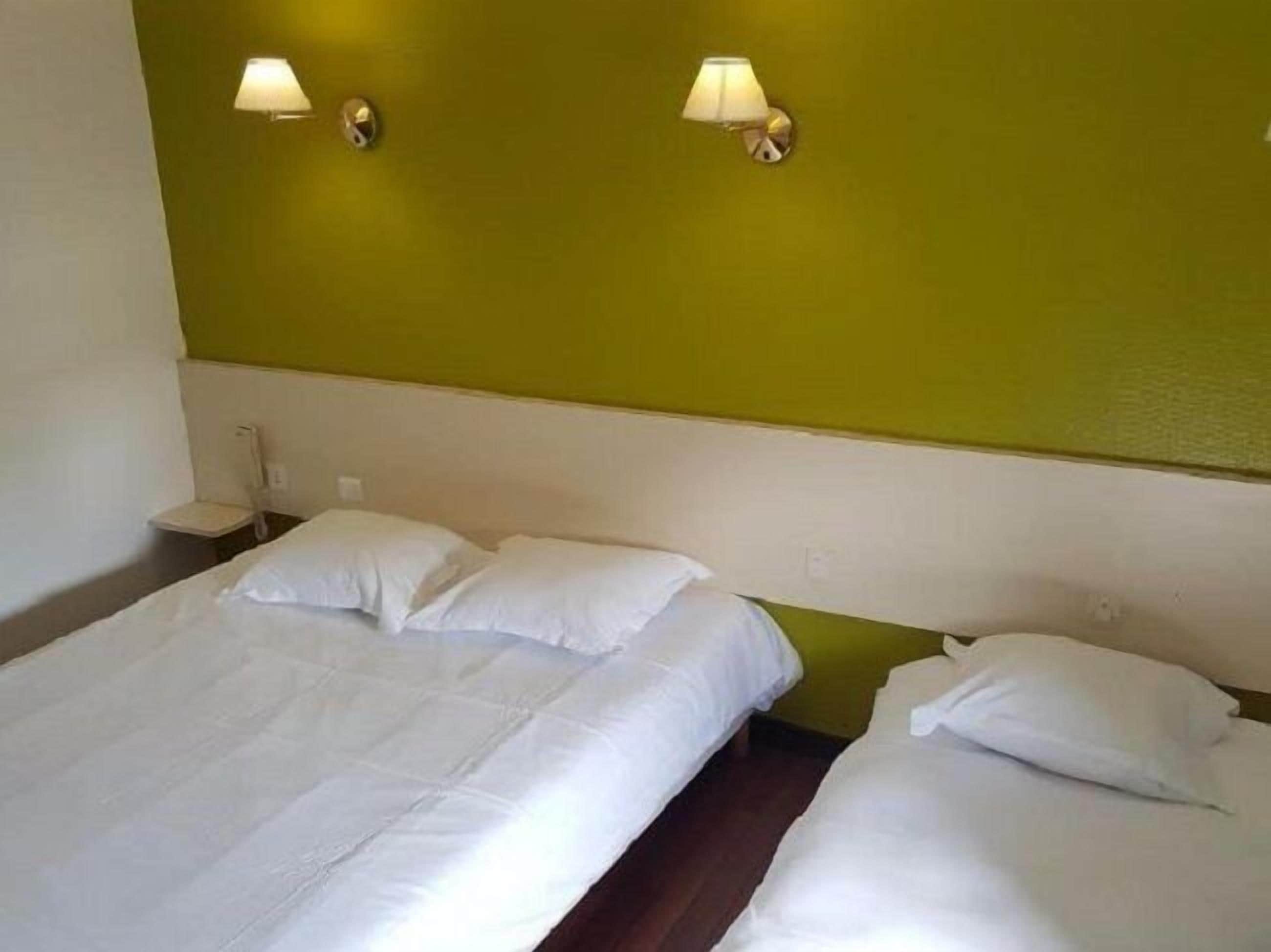 triple room | desk, free wifi