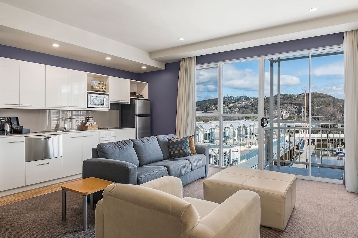 luxury suite, marina view | premium bedding, minibar, in-room safe, individually furnished