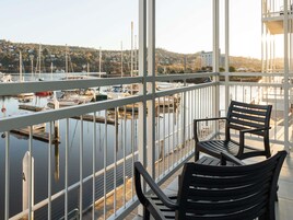 Luxury Suite, Marina View | Premium bedding, minibar, in-room safe, individually furnished