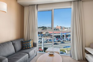 디럭스 스튜디오, 시내 전망 | 2 개의 침실, 고급 침구, 미니바, 객실 내 금고