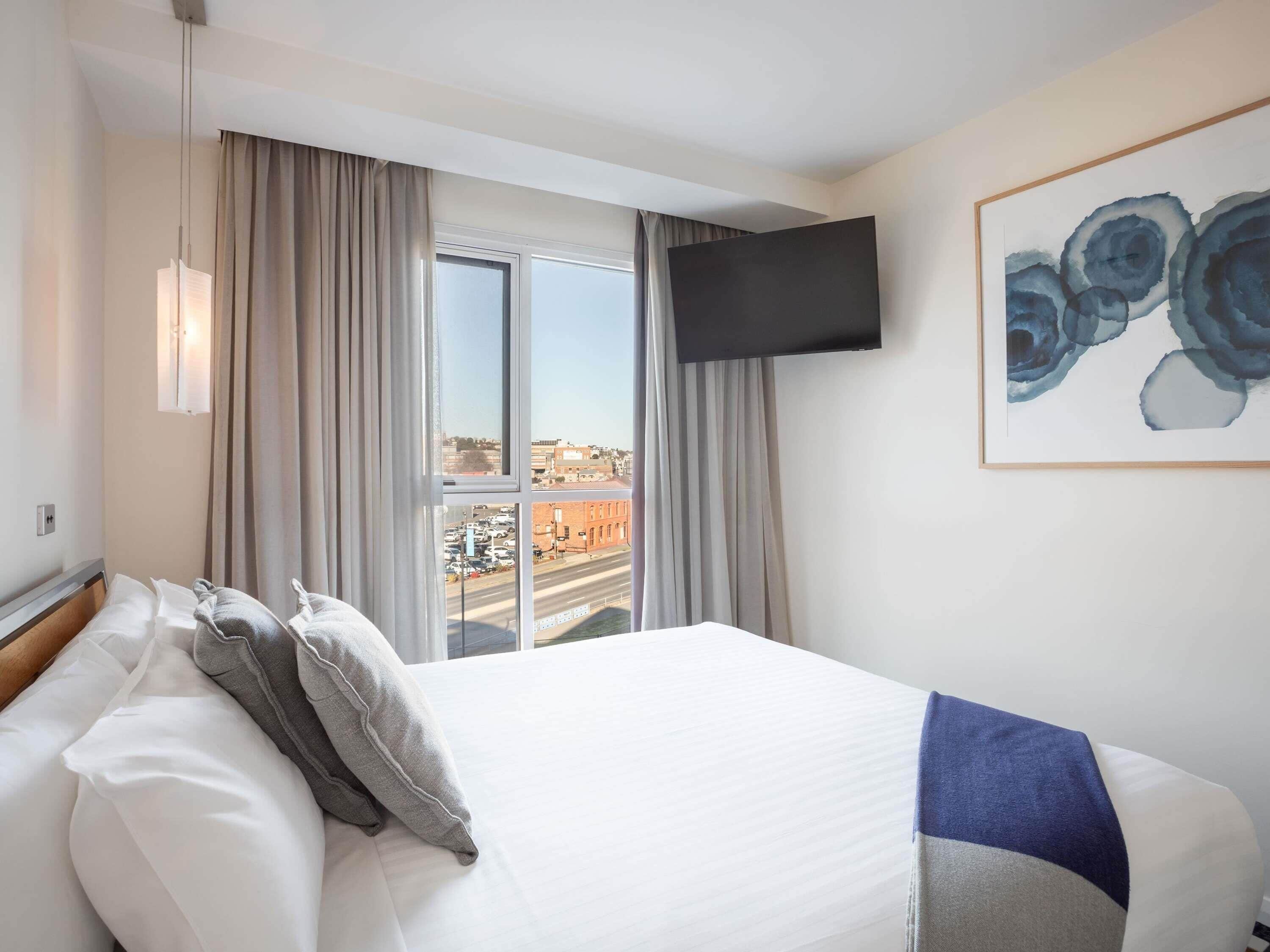 Premium bedding, minibar, in-room safe, individually furnished