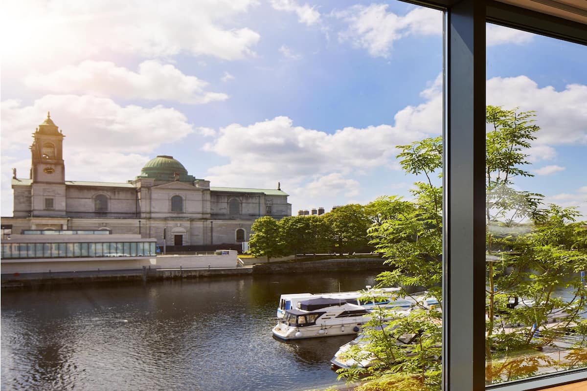 Suite, vista al río | Vista desde la habitación