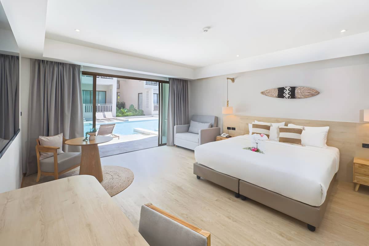 Habitación Deluxe, acceso a la alberca | 1 habitación, caja de seguridad en la habitación y cunas gratuitas