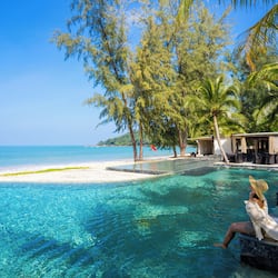 2 outdoor pools, free pool cabanas, pool umbrellas