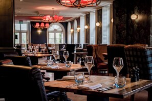 2 restaurants; breakfast, lunch, dinner and brunch served  - Balmer Lawn Hotel (Brockenhurst)