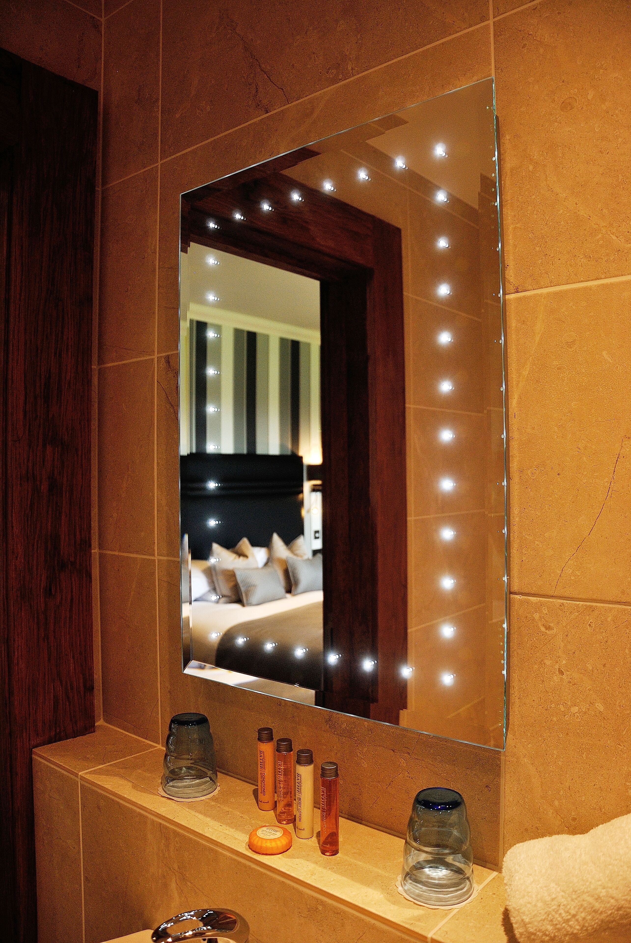 combined shower/bathtub, free toiletries, hair dryer, slippers