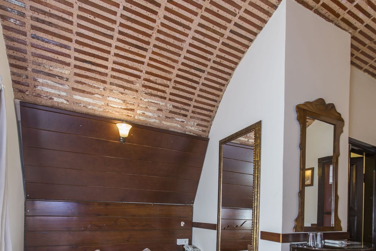 Minibar, in-room safe, free WiFi, bed sheets