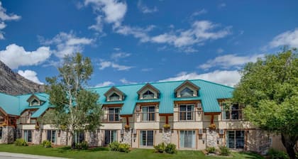 Waterton Glacier Suites