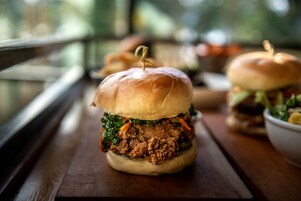 Breakfast, dinner served; local and international cuisine, ocean views 